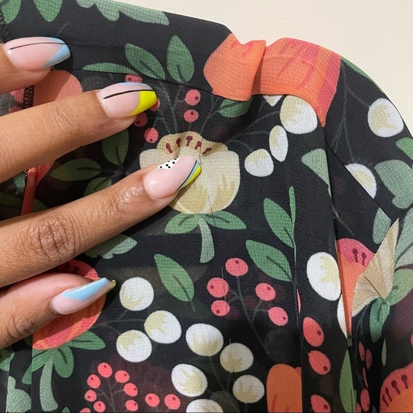 LuLaRoe Shirley Kimono with tulips small duster spring summer floral NWT - Picture 7 of 9